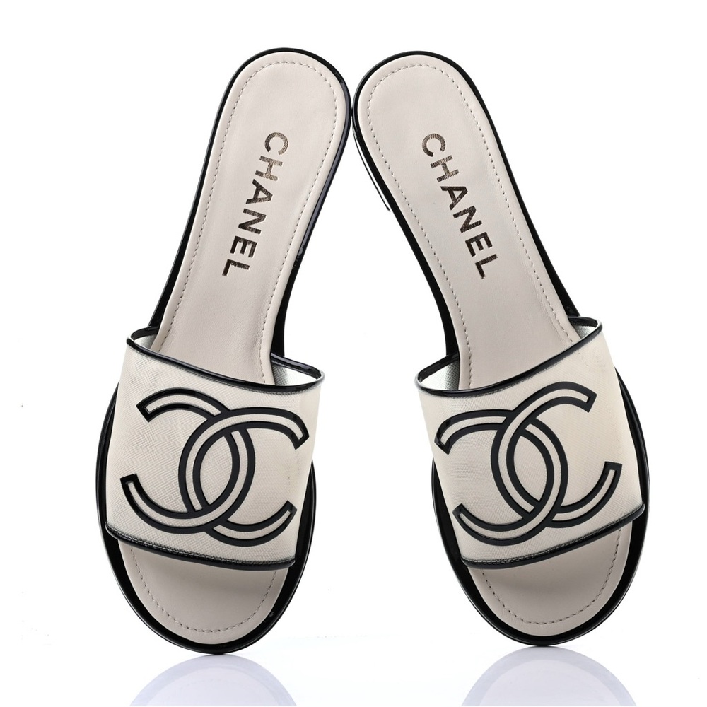 Chanel CC Logo Slide Sandal Mule Slip On (size 38.5)